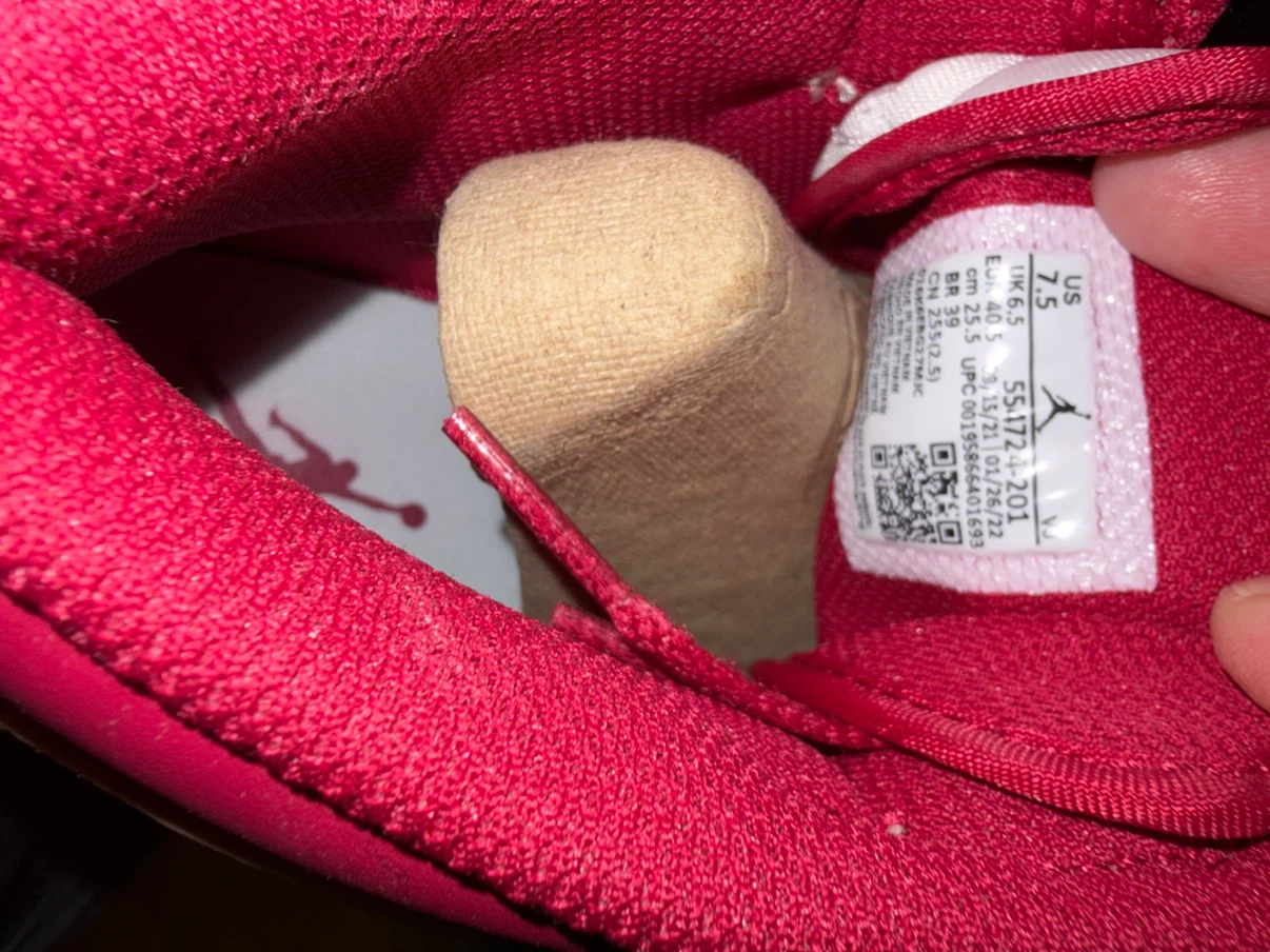 Air Jordan 1 Mid SE Size 7.5 - photo 2