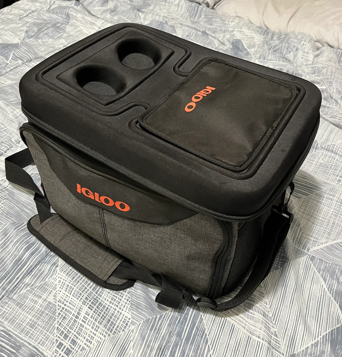Igloo Soft-Sided Cooler with Cup Holders - photo 2