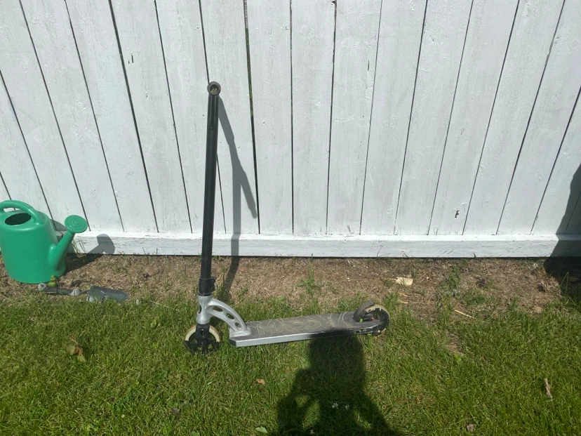 Moving Sale: Bikes, BMX, Longboard, Scooter & Sled - photo 2