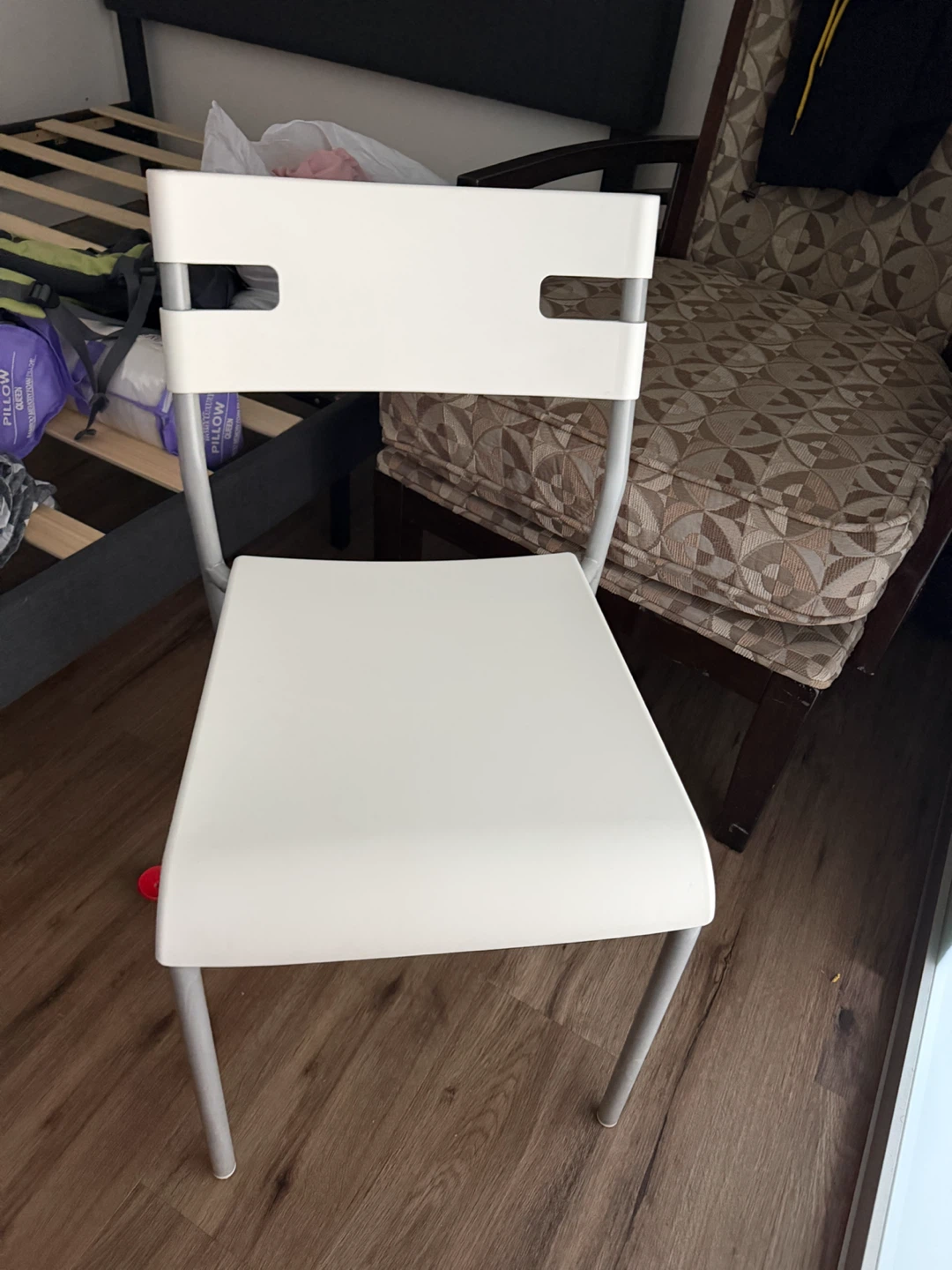 2 Rocking Chairs, 2 Chairs & 2 Single Sofas - photo 2