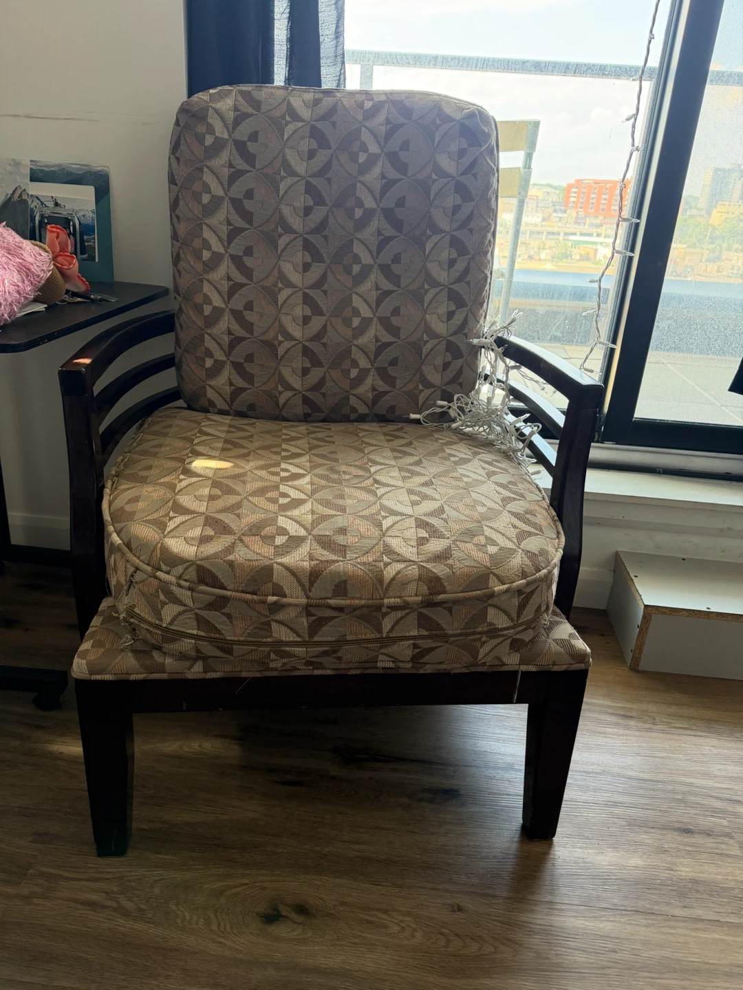 2 Rocking Chairs, 2 Chairs & 2 Single Sofas - photo 4