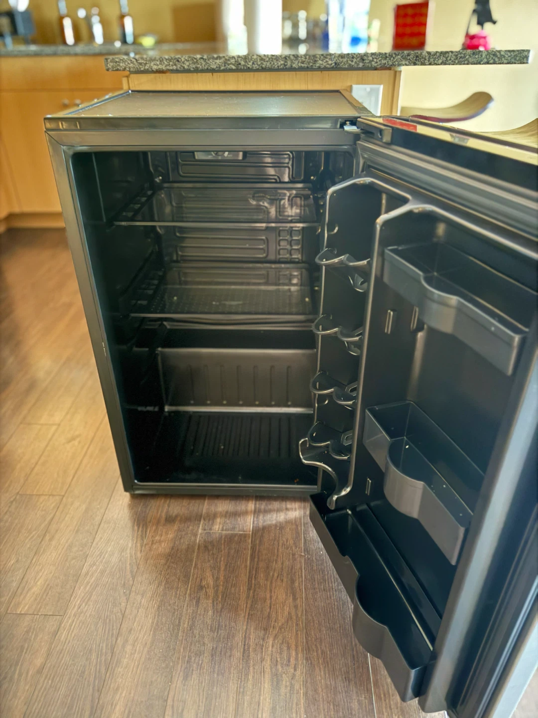 Danby Mini Fridge - photo 3
