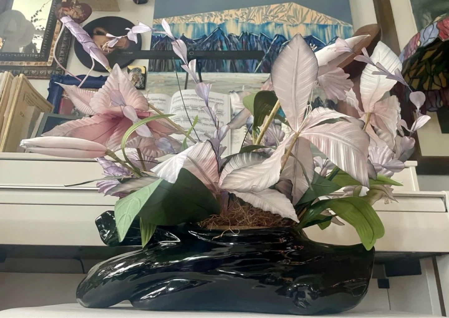 Beautiful Planter with Faux Flower arrangement - photo 4