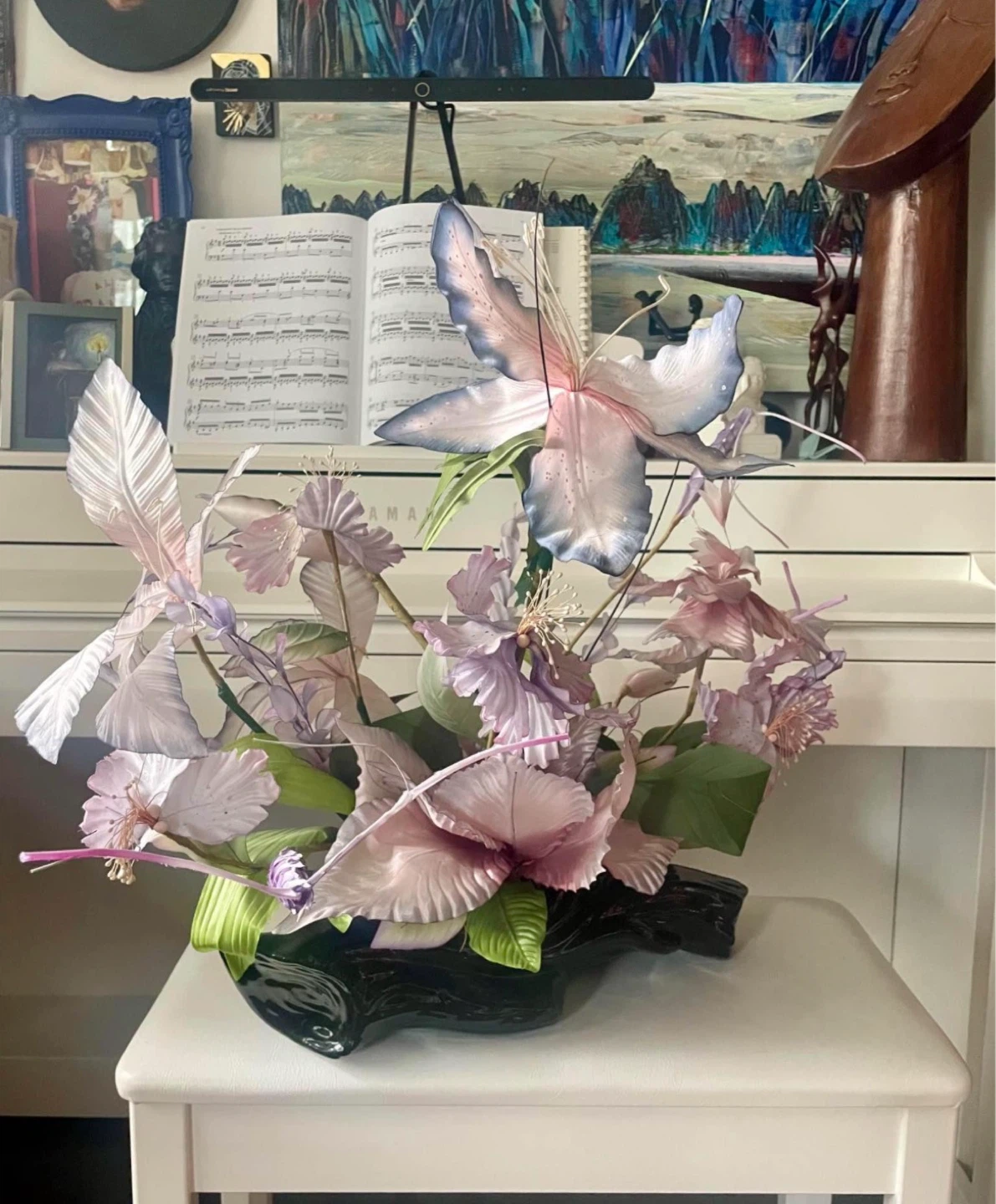 Beautiful Planter with Faux Flower arrangement - photo 2