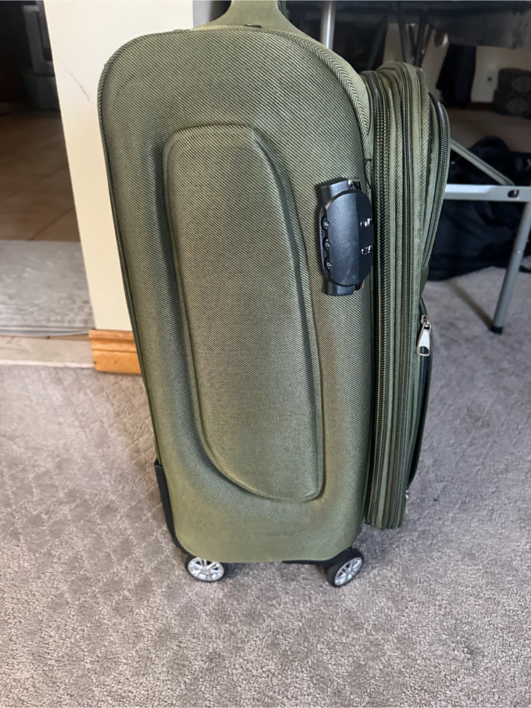 Suitcase - photo 2