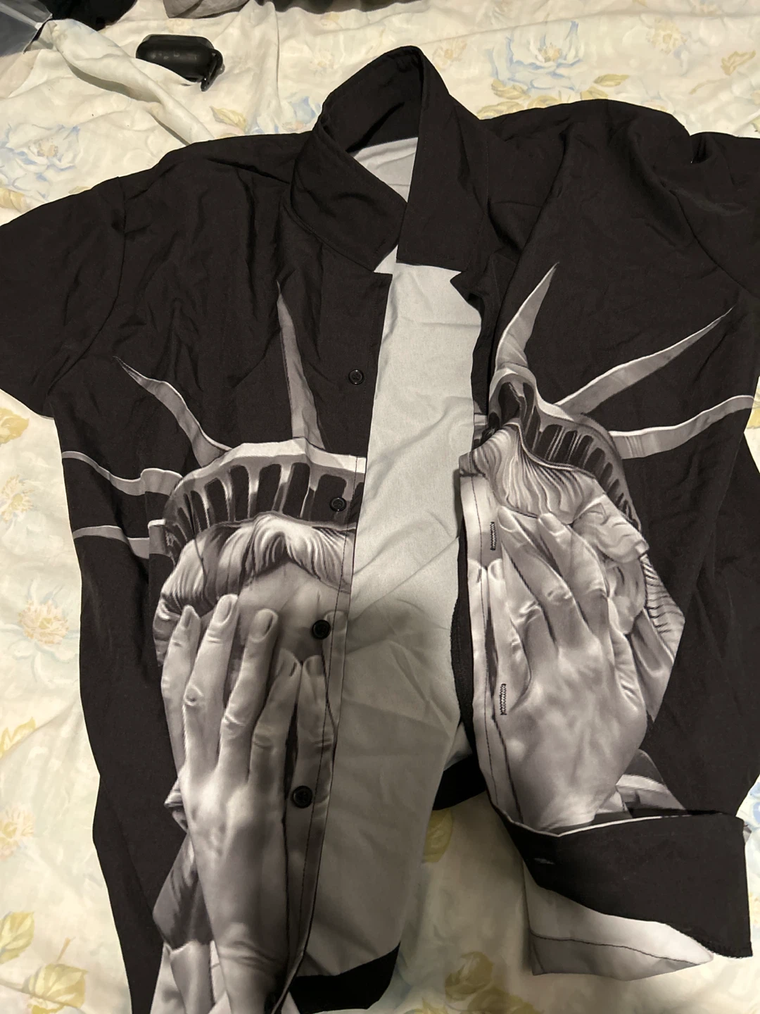 Black Statue of Liberty Graphic Button-Up Shirt
