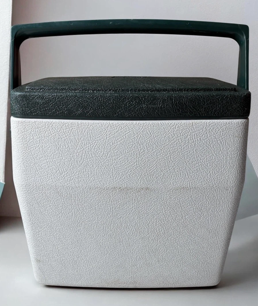 Coleman Oscar Cooler used condition - photo 5