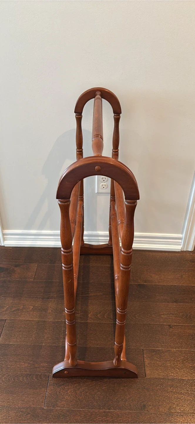 Bombay Company Wooden Quilt Rack - photo 2
