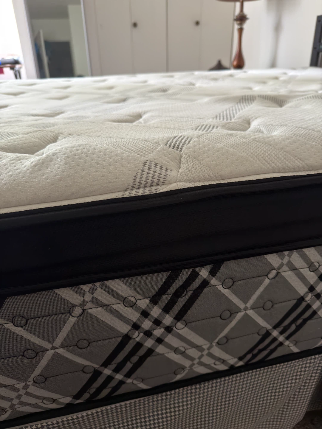 Kingsdown Mattress - photo 3