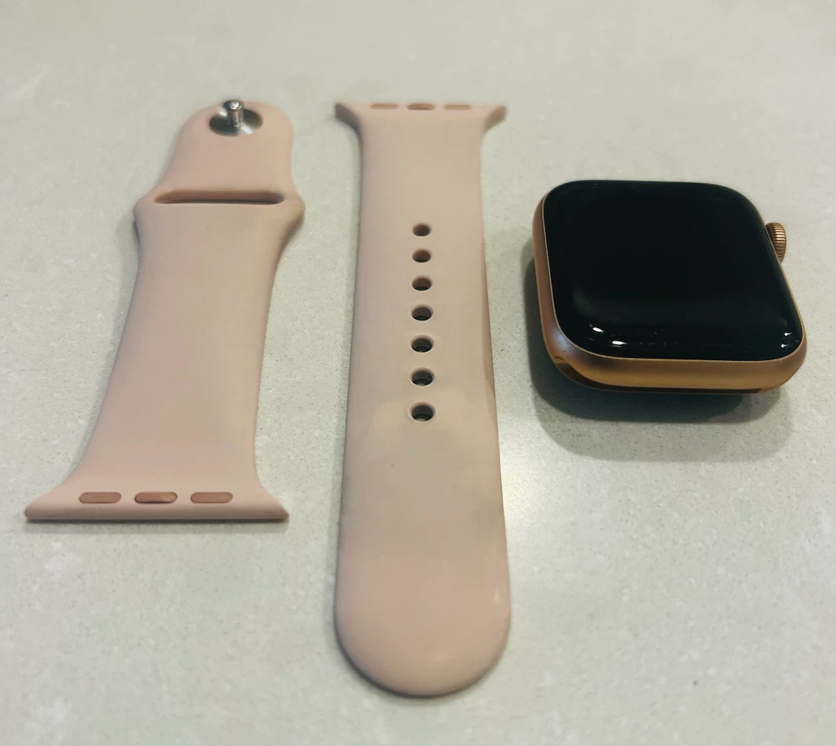 Apple Watch SE 44mm Gold Aluminum Pink Sand Sport Band - photo 2