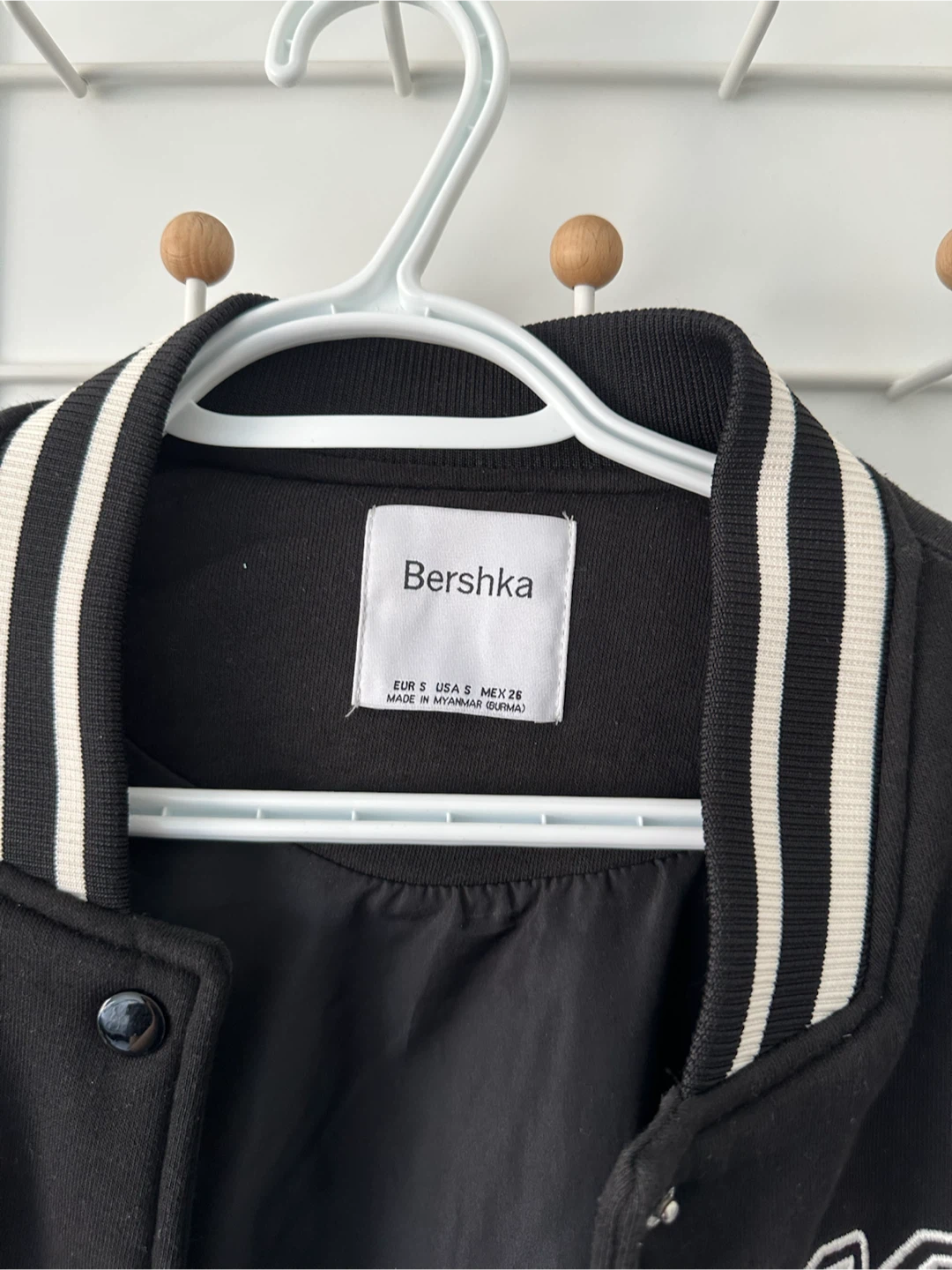 Bershka Black Varsity Jacket - photo 2