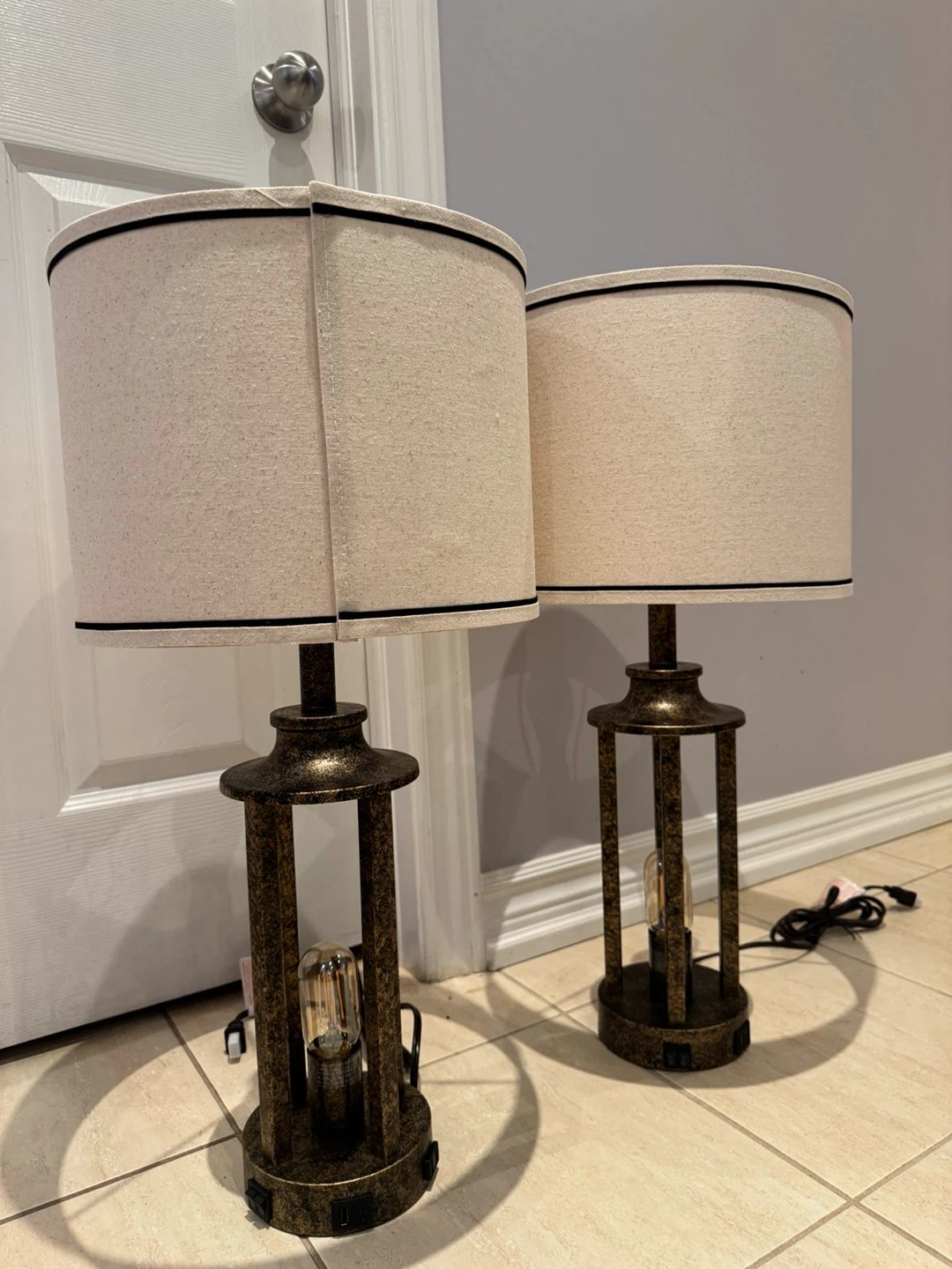 Set of 2 Rustic Farmhouse Table Lamps with USB Ports - photo 2