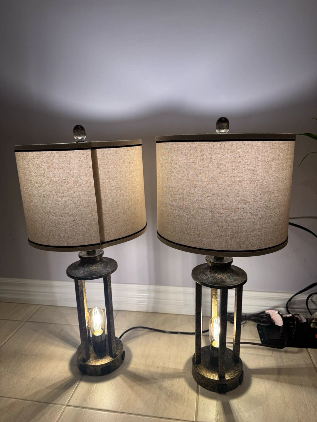 Set of 2 Rustic Farmhouse Table Lamps with USB Ports - photo 4
