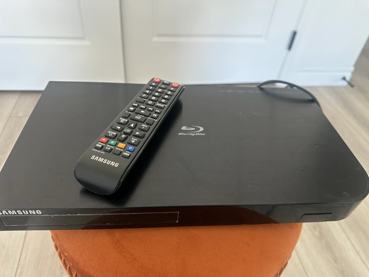 Samsung Blu-ray Disc Player with Remote - photo 3