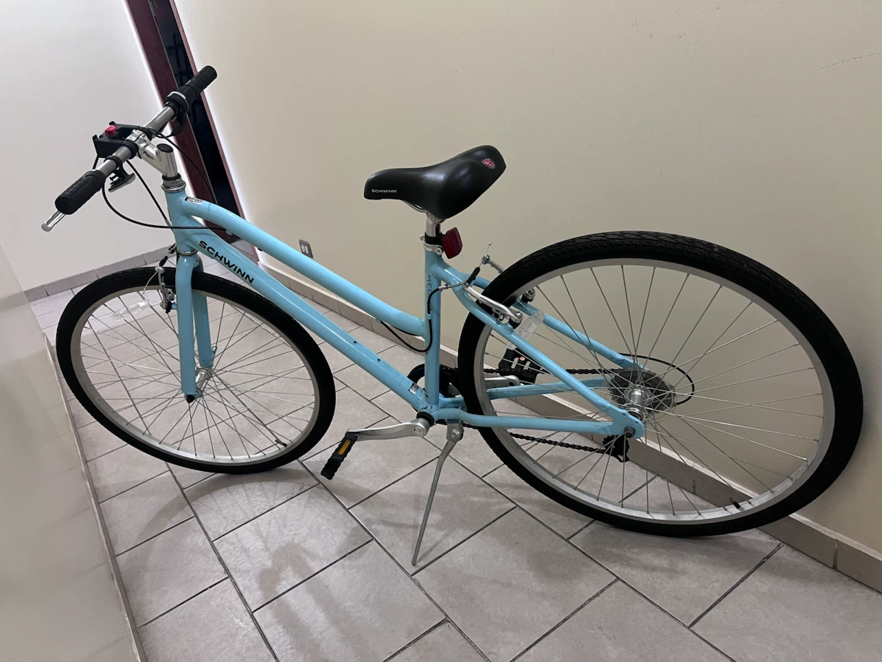 Schwinn Median Cruiser Bike