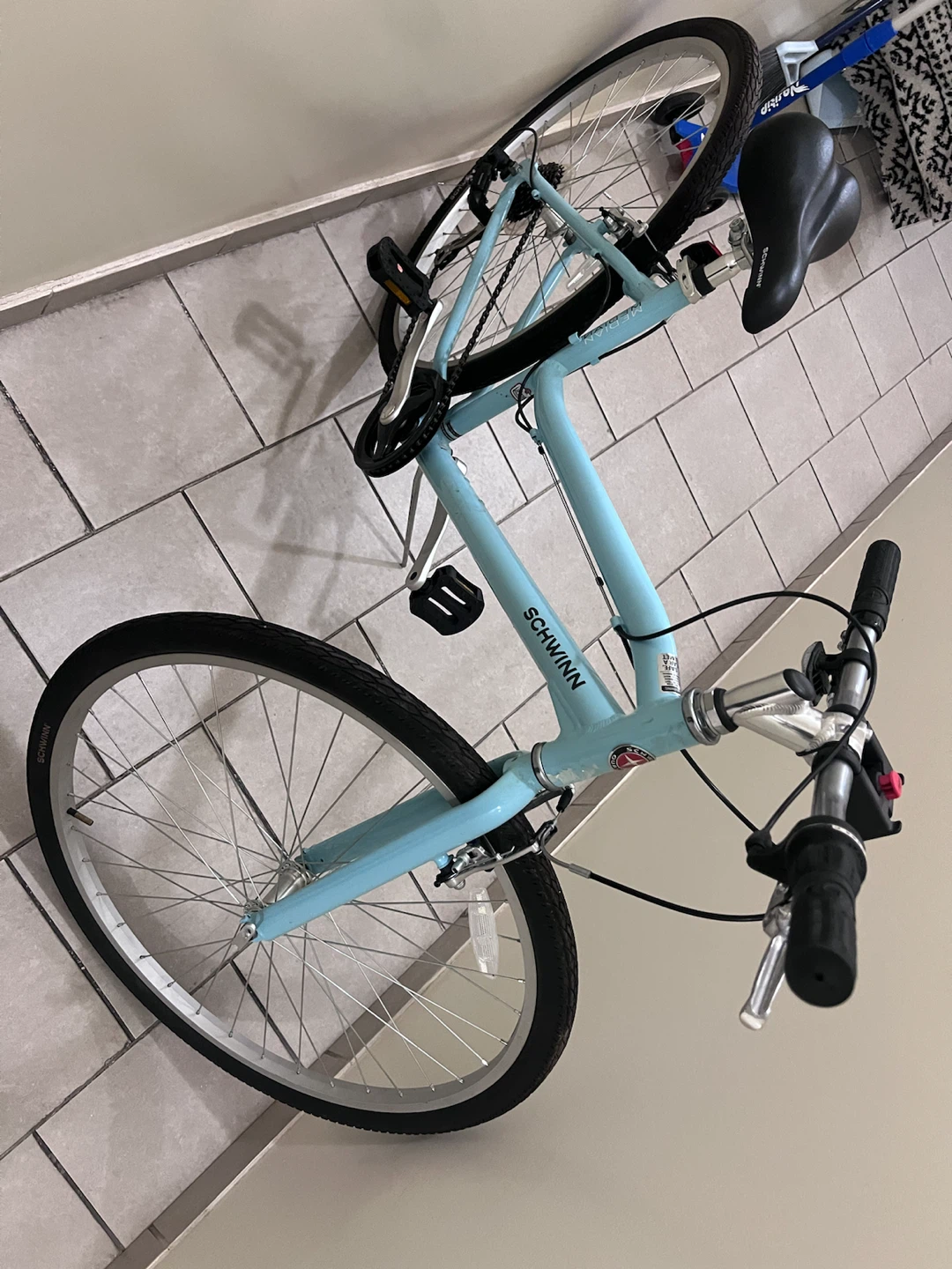 Schwinn Median Cruiser Bike - photo 3