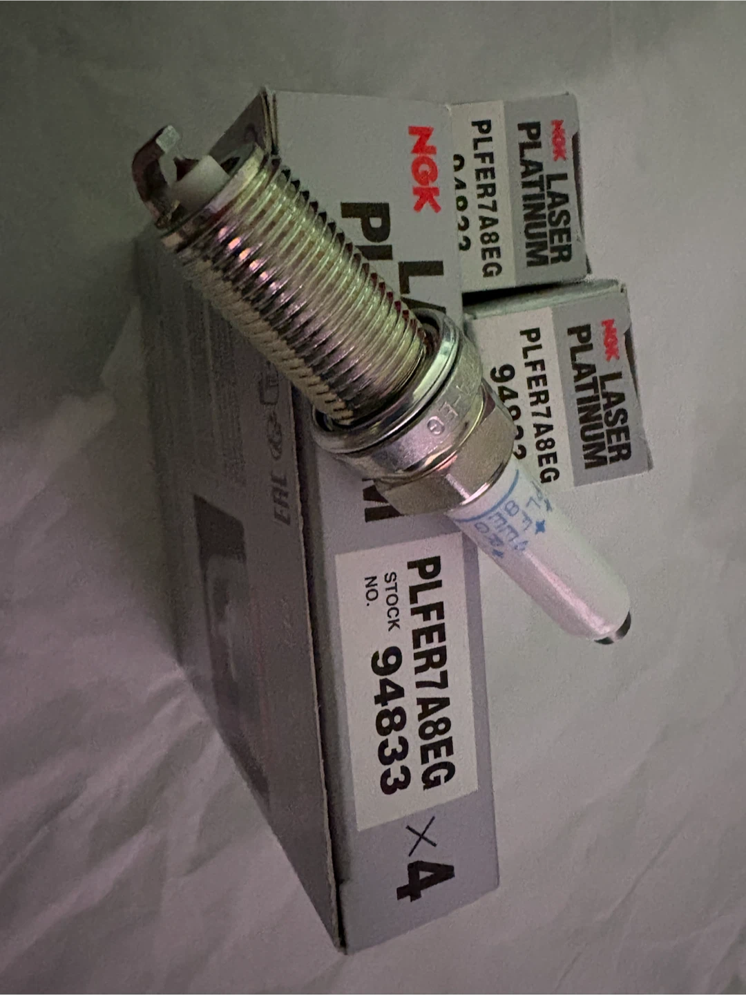 6 NGK PLFER7A8EG 94833 Laser Platinum spark plugs New in Box - photo 2