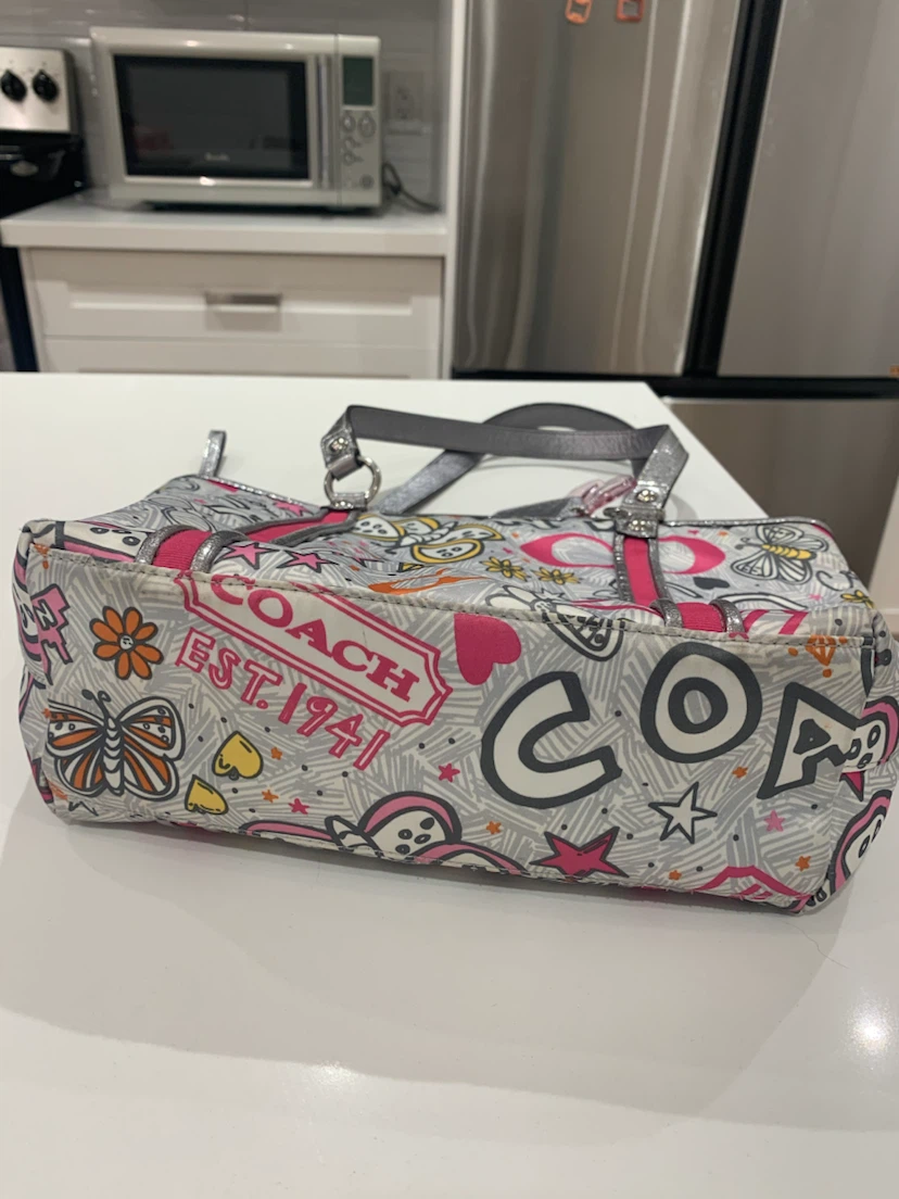 🦋 Preloved Coach Grafitti Signature Tote Bag 🦋 - photo 5