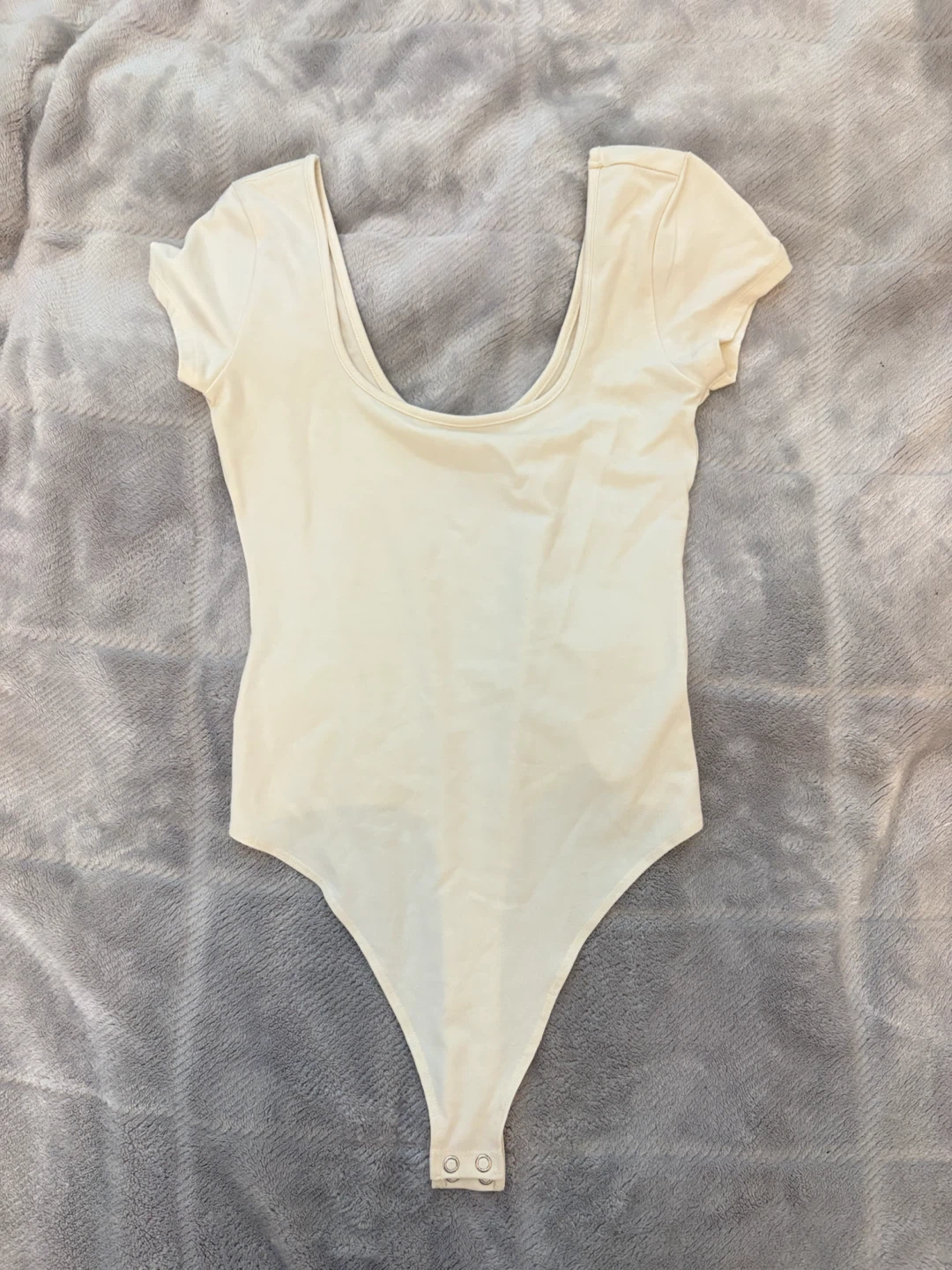 American Eagle Cream Short Sleeve Bodysuit