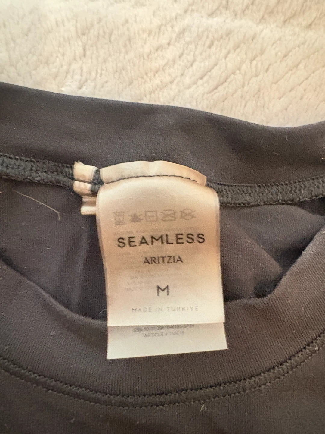 Aritzia Seamless T-Shirt - photo 2