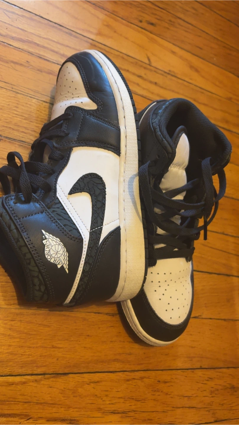 Air Jordan 1 Mid Sneakers - photo 4