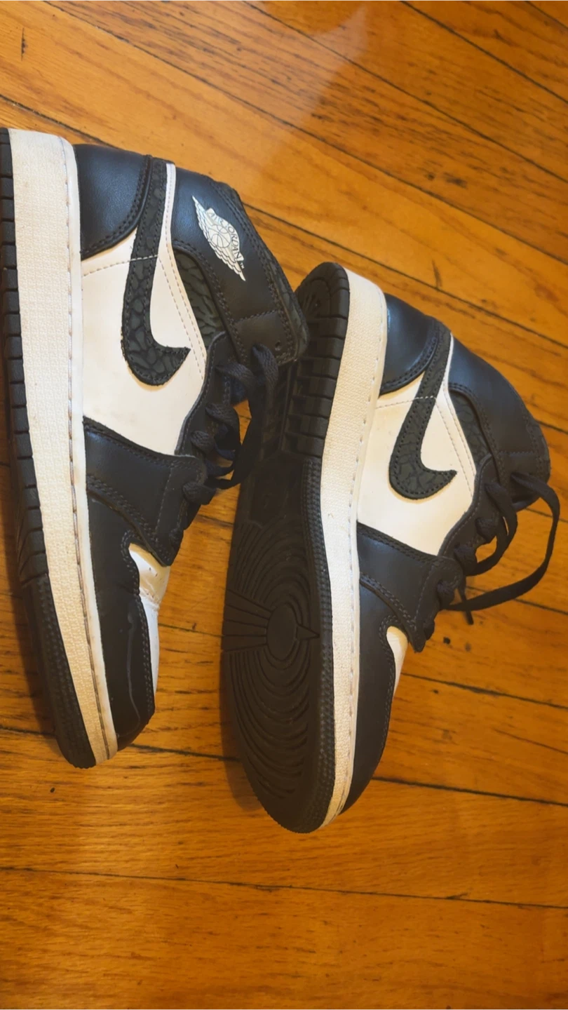 Air Jordan 1 Mid Sneakers - photo 2