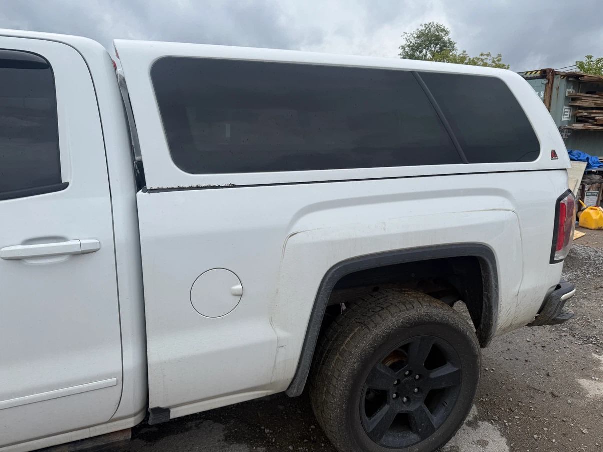 White Truck Cap GMC sierra 2007-18 for 6,5 feet - photo 3