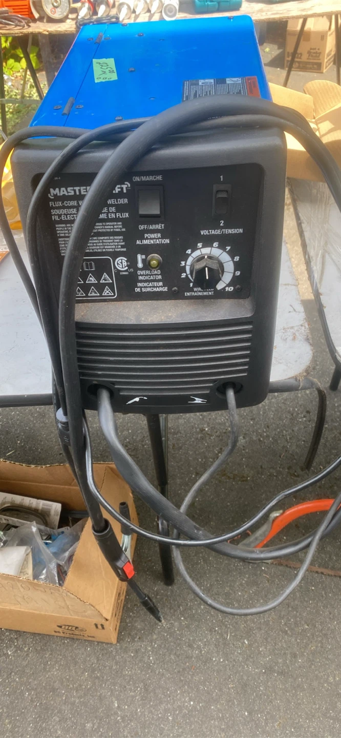 Mastercraft Flux-Core Welder - photo 3