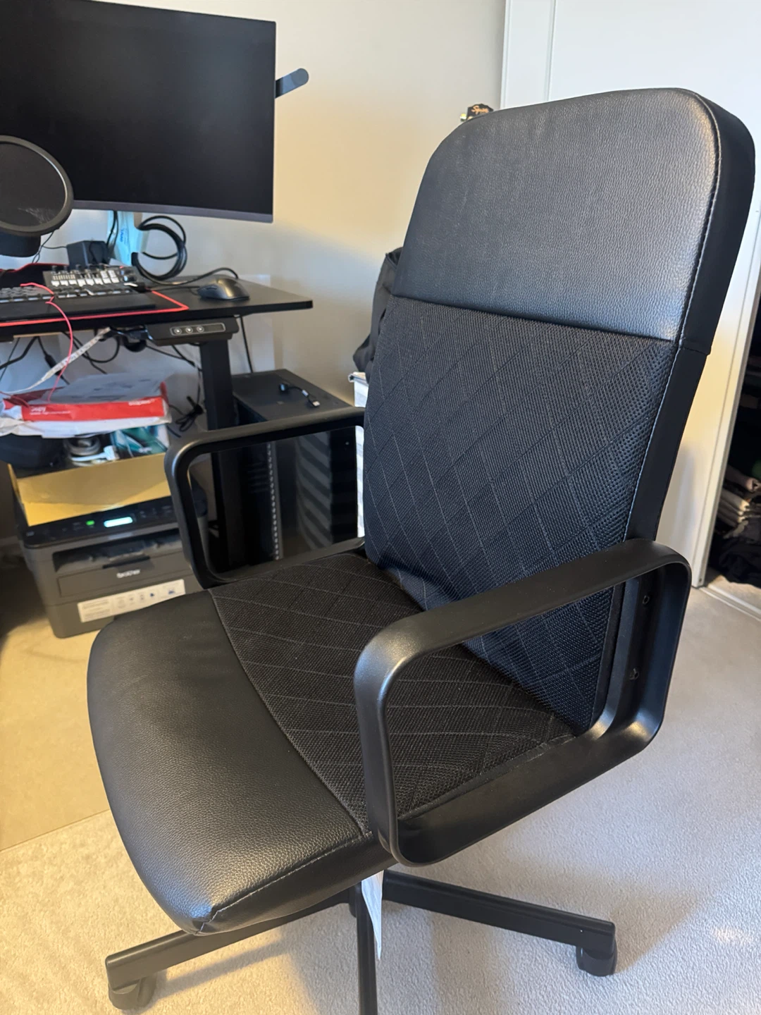 IKEA RENBERGET Swivel Chair - Black