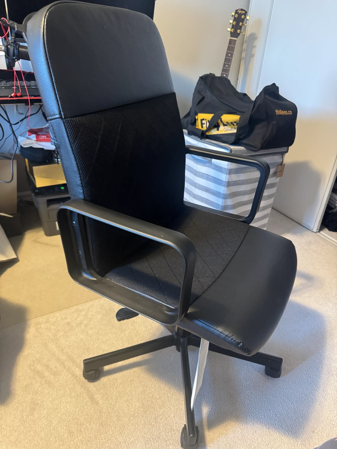 IKEA RENBERGET Swivel Chair - Black - photo 2