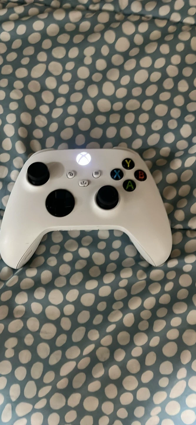 White Xbox Wireless Controller