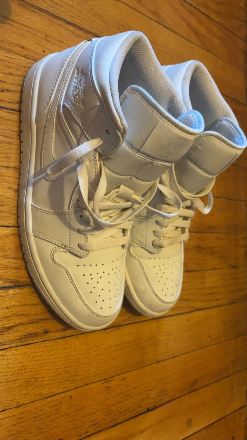 Air Jordan 1 Mid SE