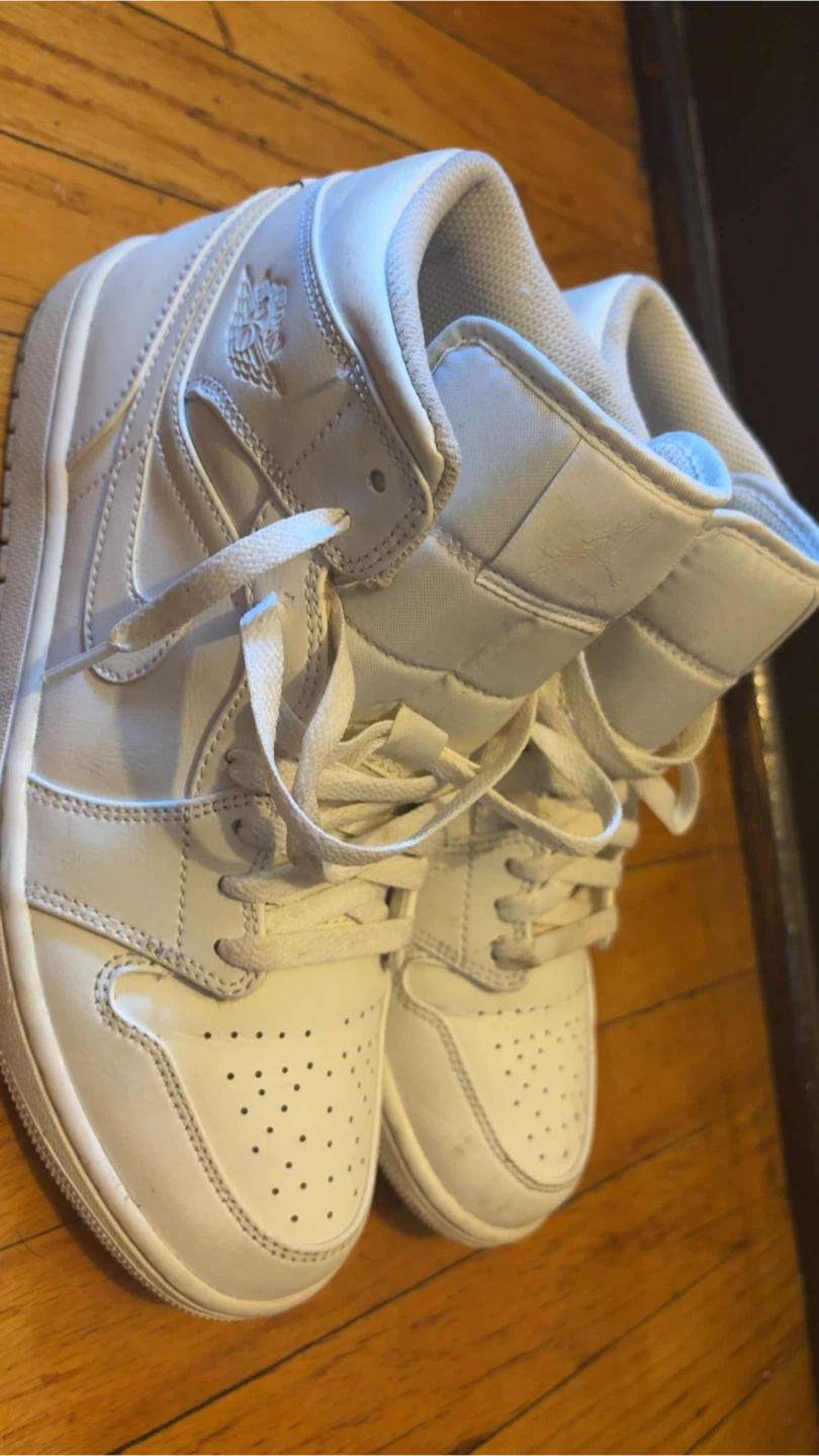Air Jordan 1 Mid SE - photo 4