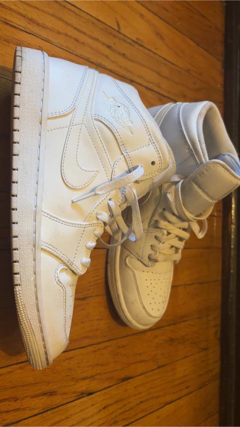 Air Jordan 1 Mid SE - photo 3