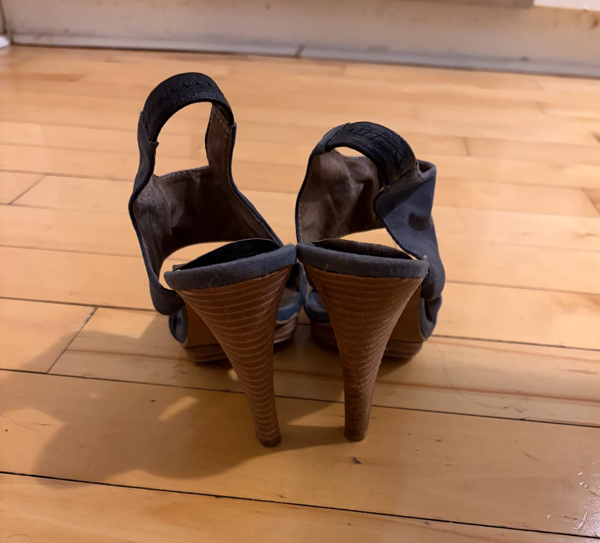 Blue Suede Slingback Heels - photo 3