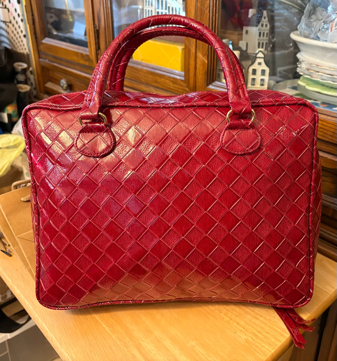 ✨✨Large Estée Lauder Red Woven Travel Bag