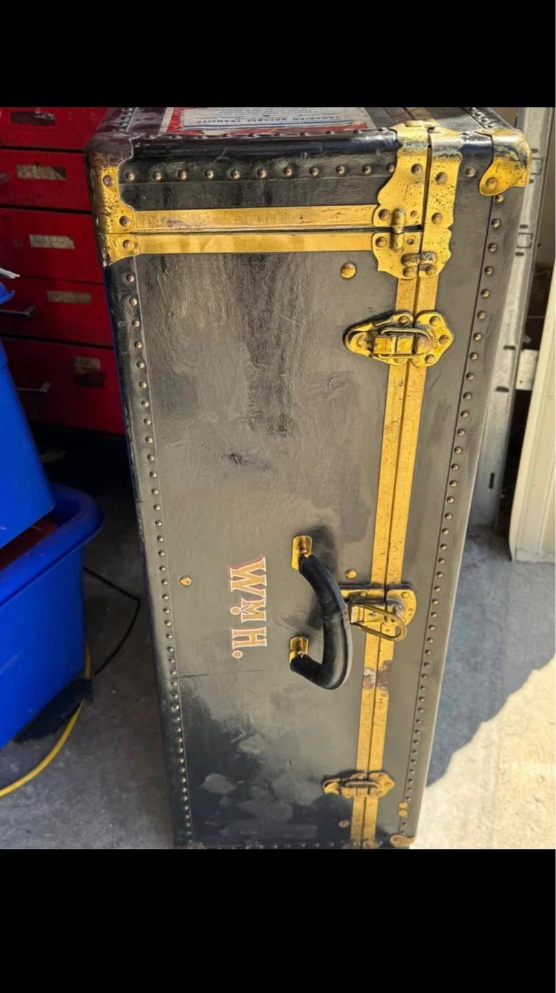 Vintage Wardrobe Trunk - photo 2
