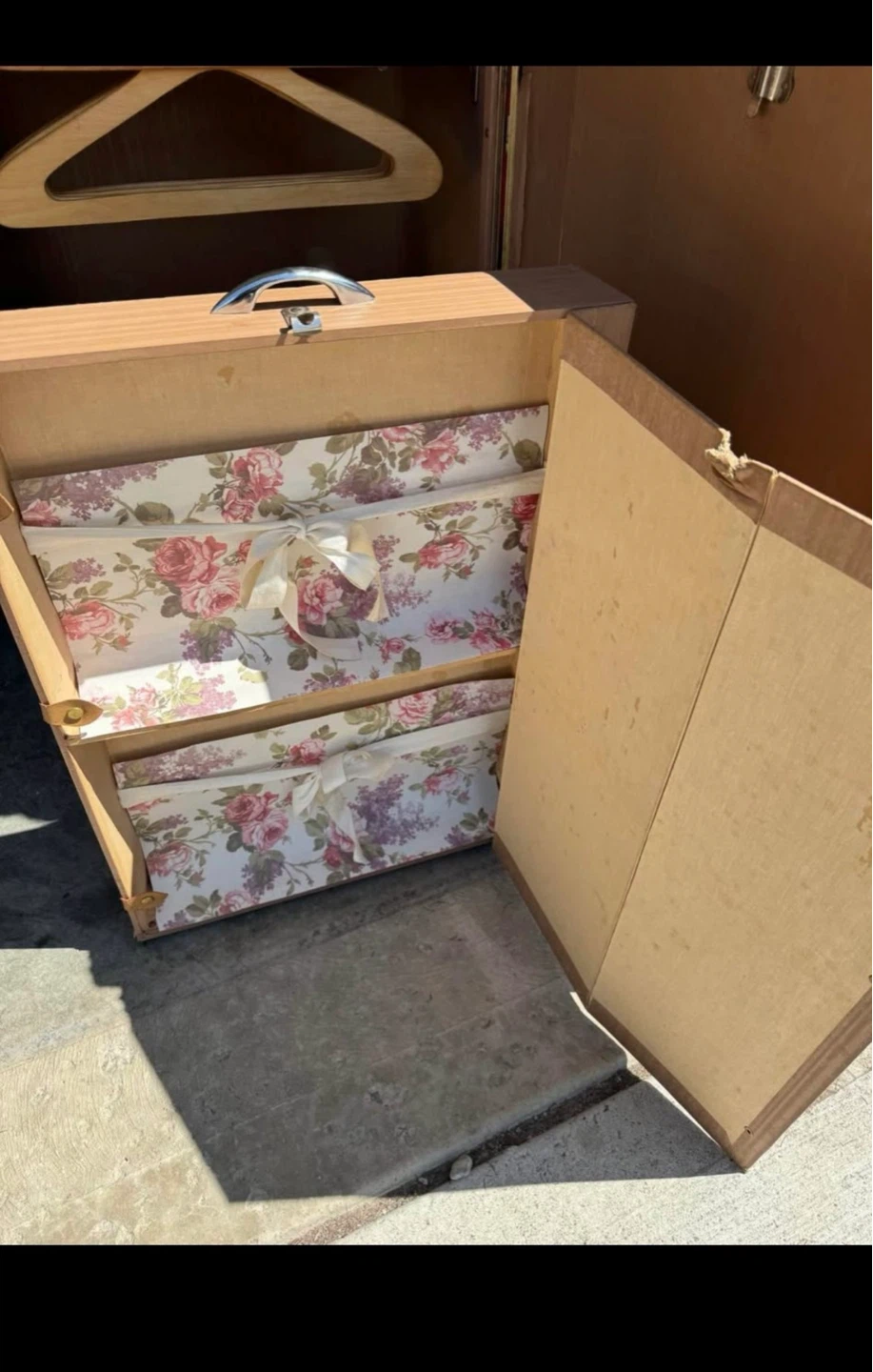 Vintage Wardrobe Trunk - photo 4