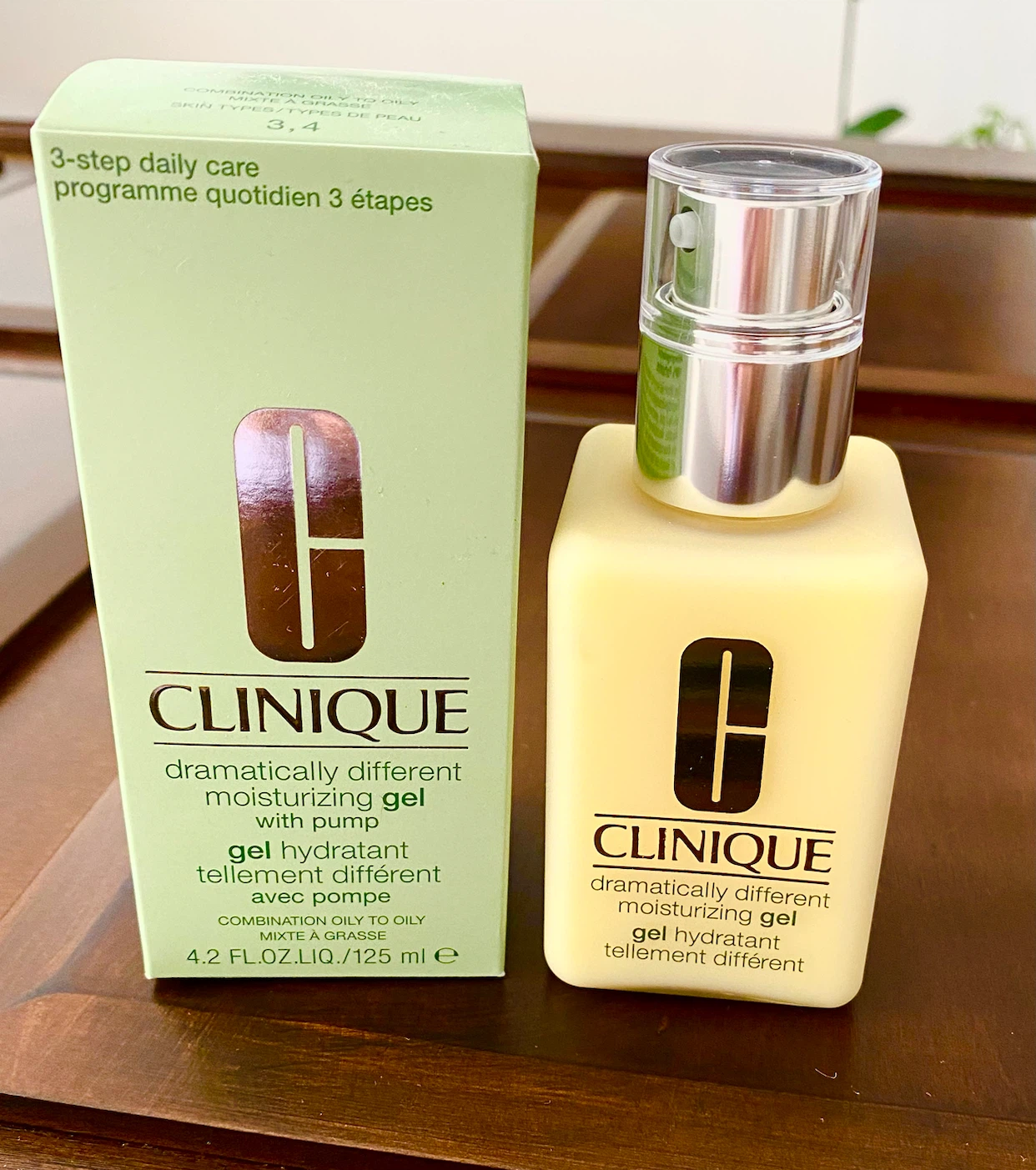 Clinique Dramatically Different Moisturizing Gel with Pump