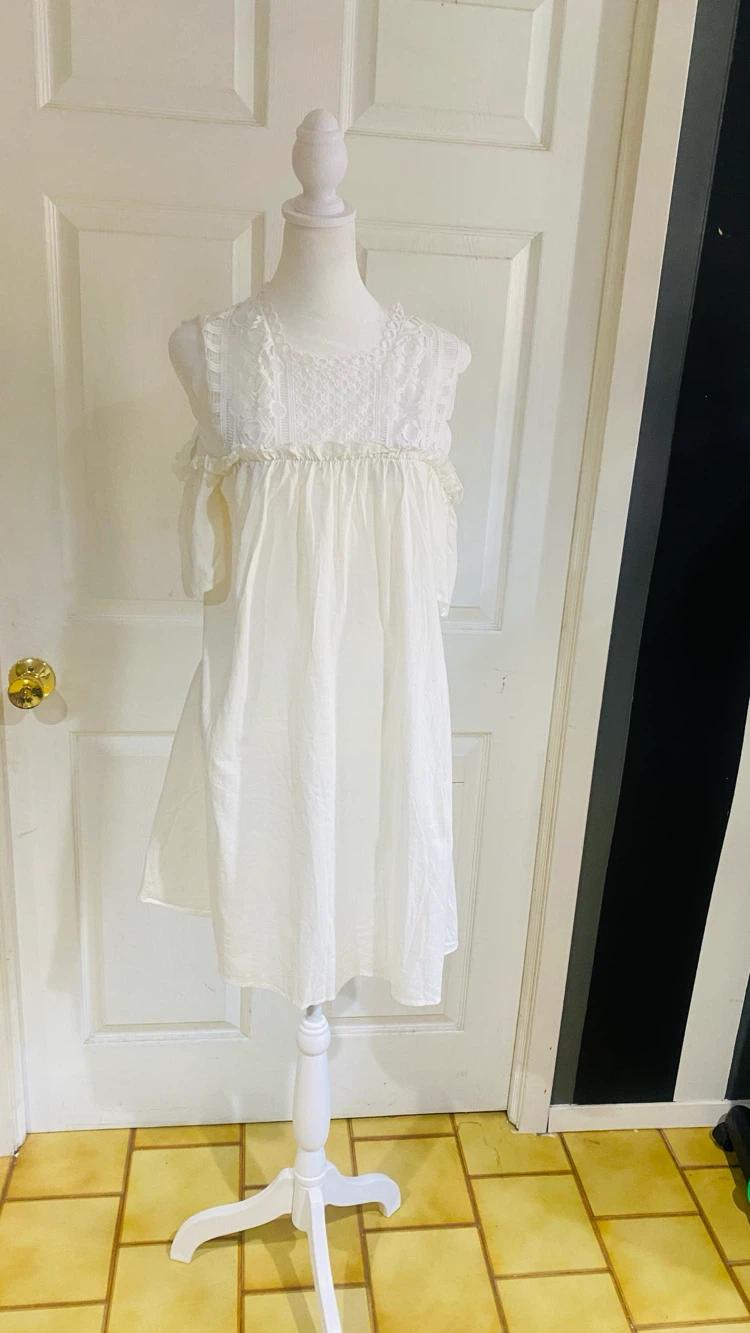 Cold shoulder dress size small - photo 3