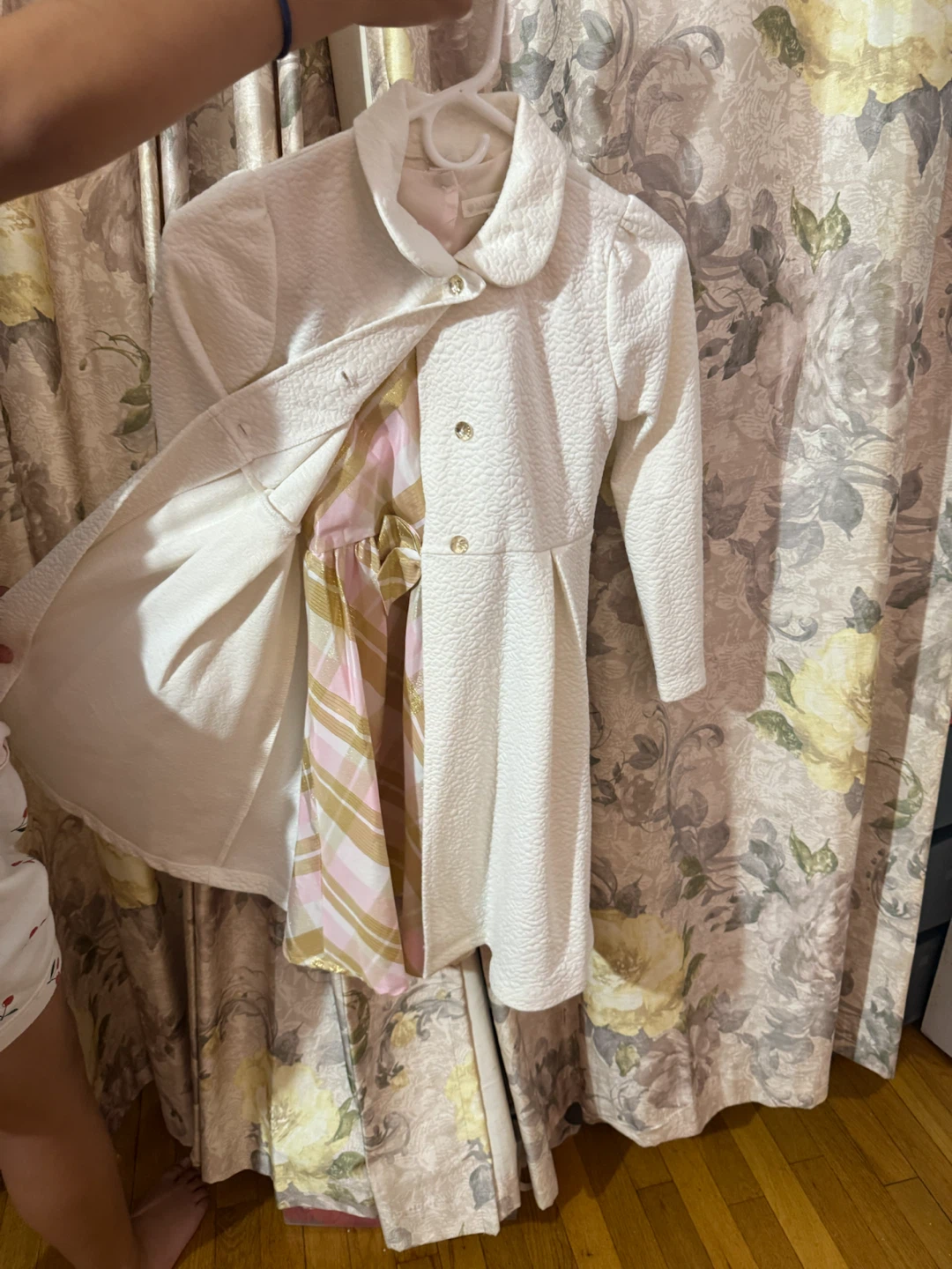 Girls White Textured Coat with Pink Plaid Dress Set - photo 2