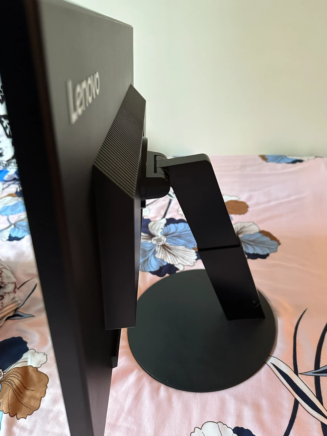 Lenovo Monitor - photo 2
