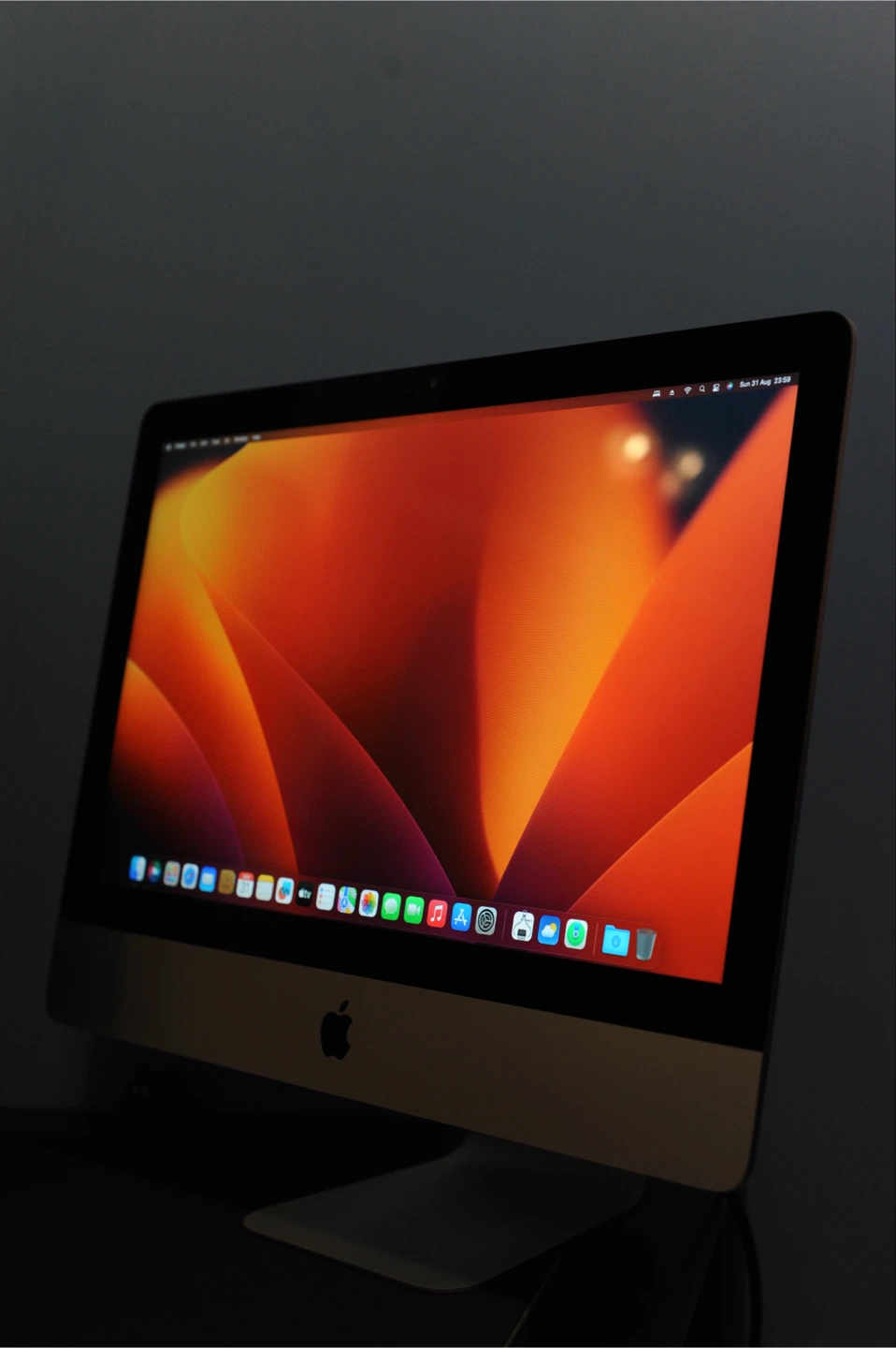 Apple iMac 21.5-inch, 2017 Desktop Computer
