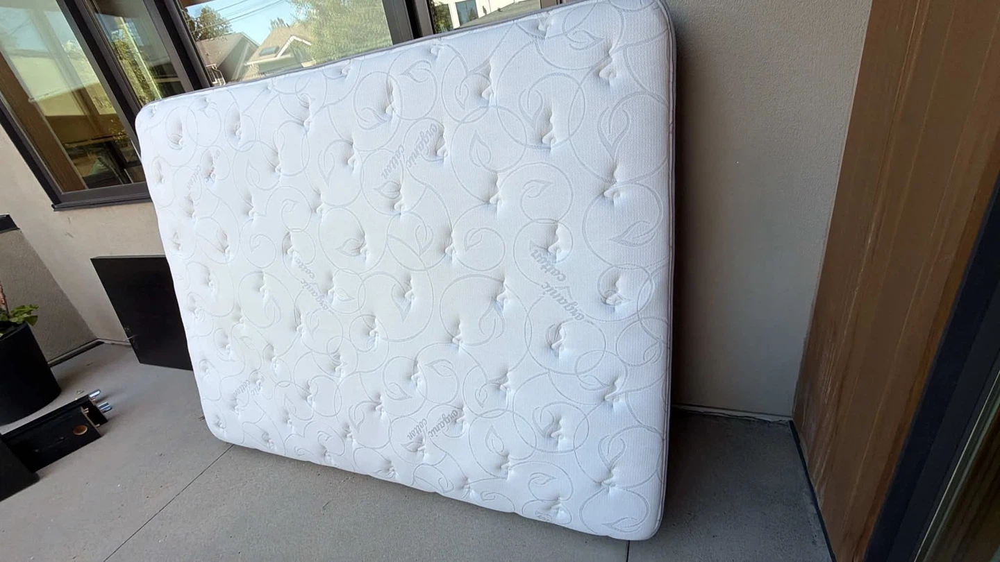 Queen mattress in good condition