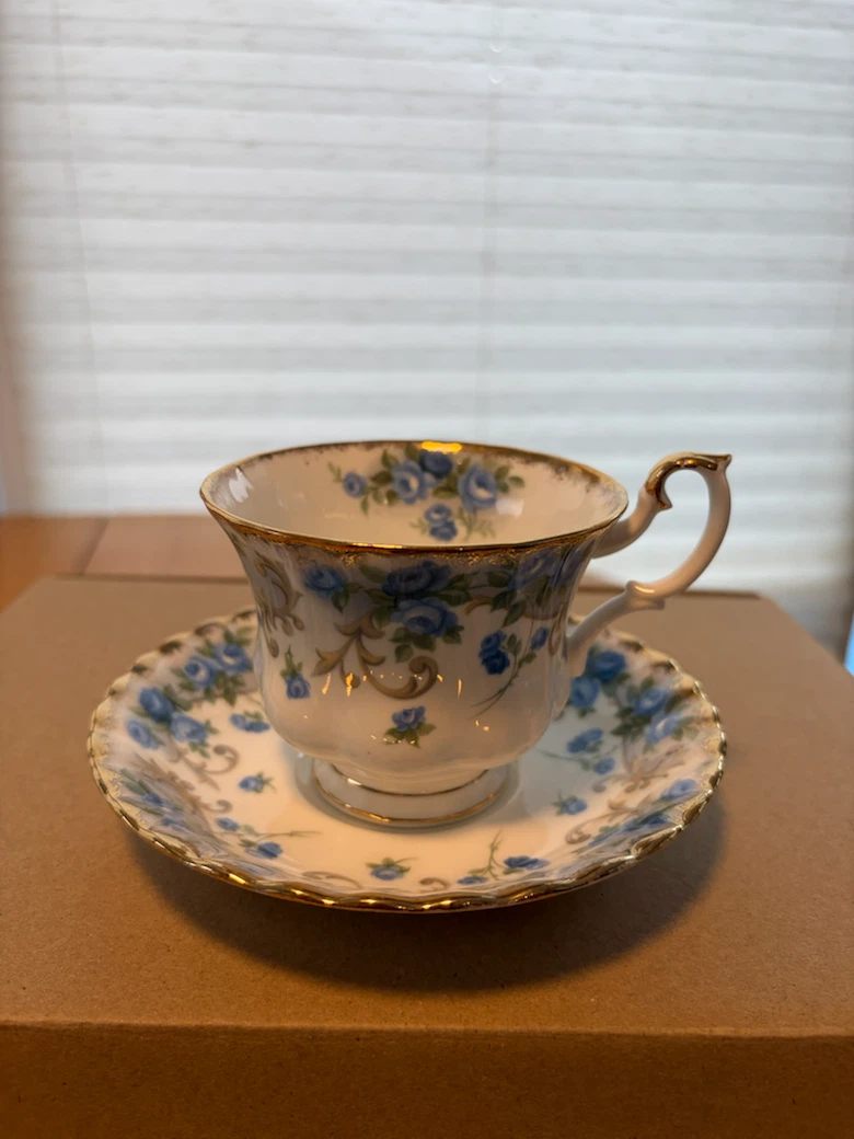 Royal Albert "Rose Confetti" Teacup and Saucer Set - photo 3