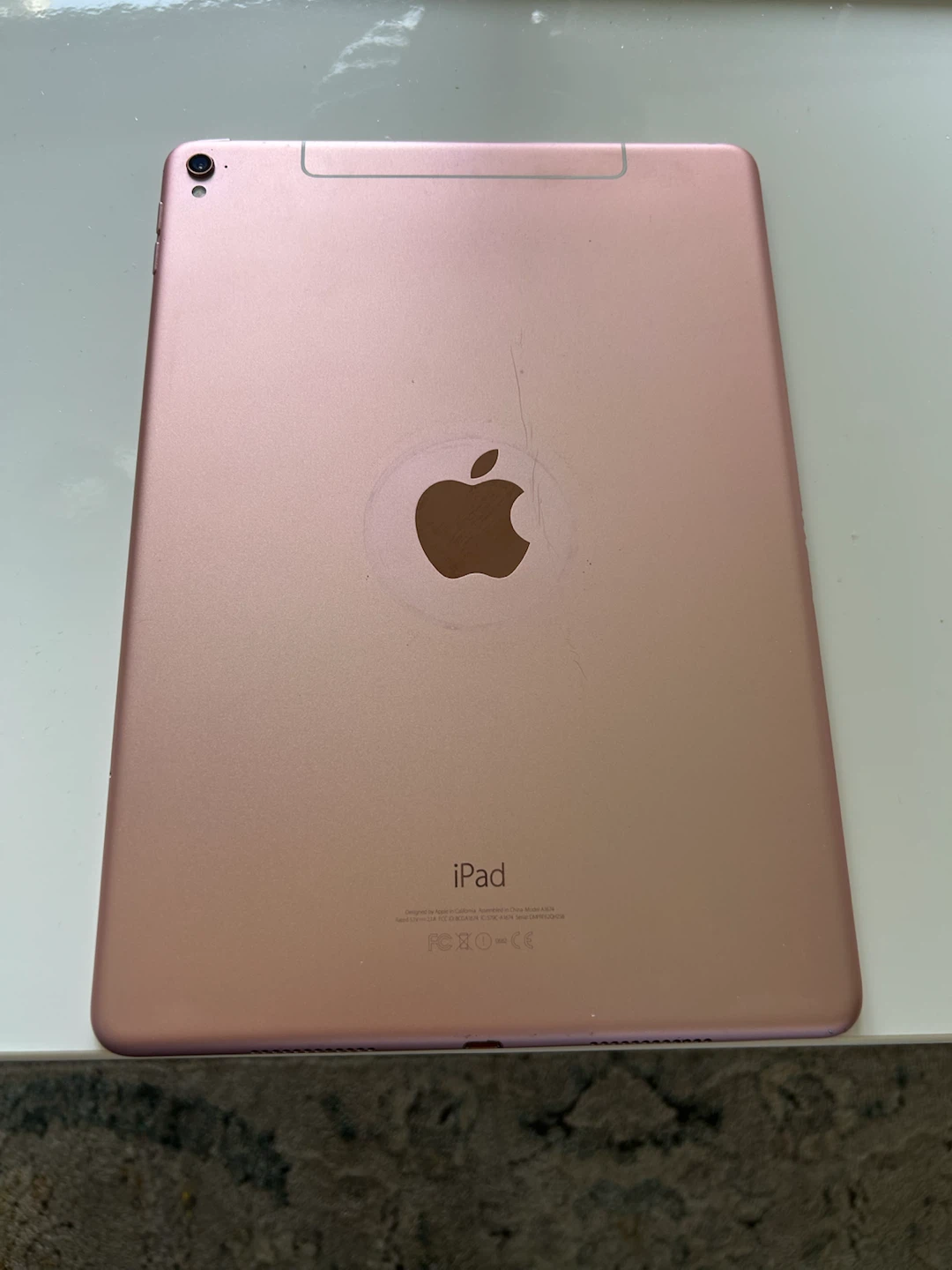 Apple iPad Pro 9.7-inch (2016) in Rose Gold - photo 2
