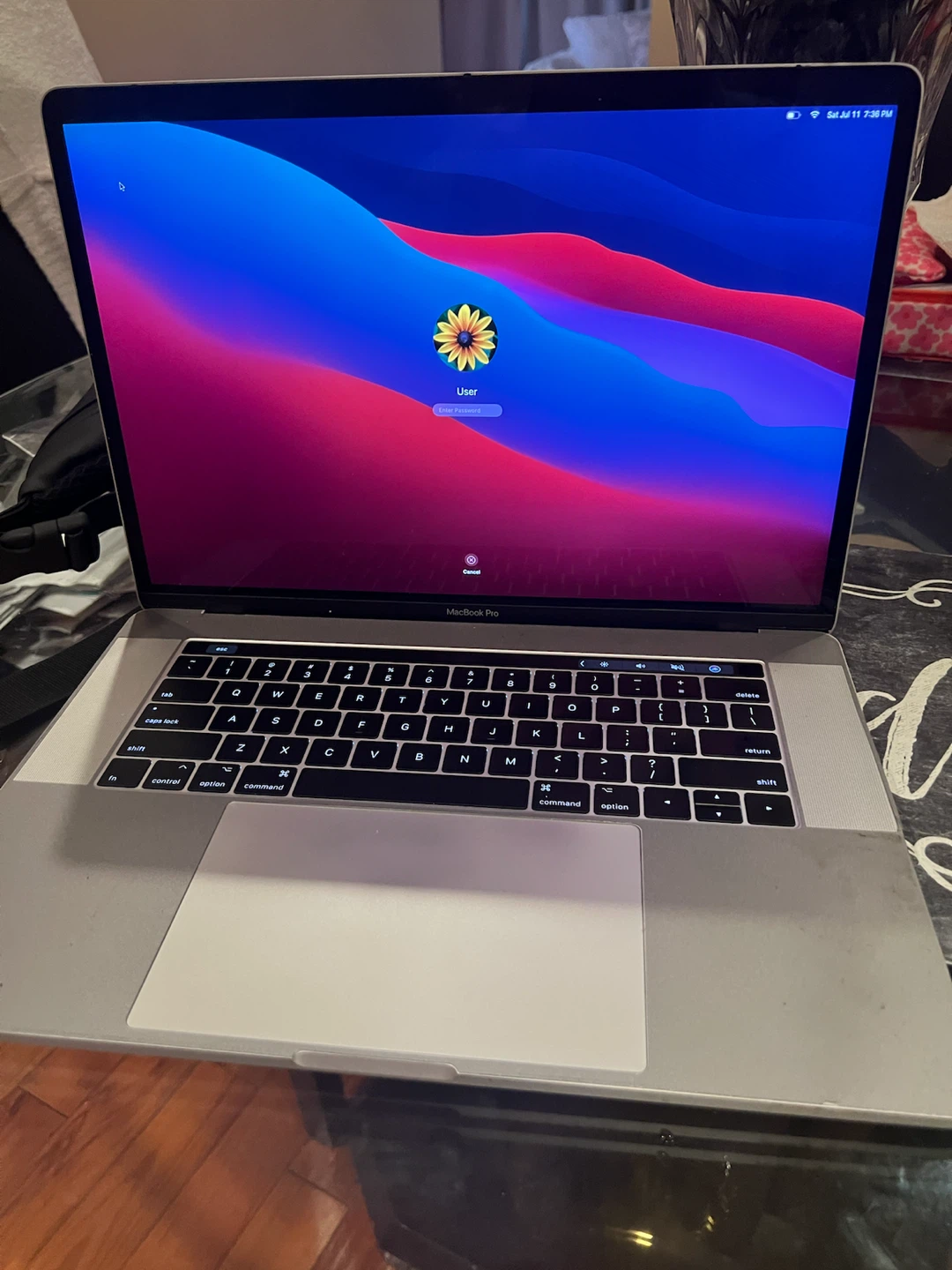 Apple MacBook Pro 15-Inch (2016) - photo 2