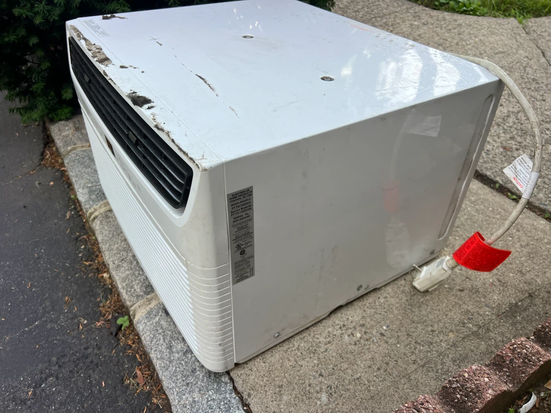 Electrolux Window Air Conditioner FFta1422u2 - photo 2