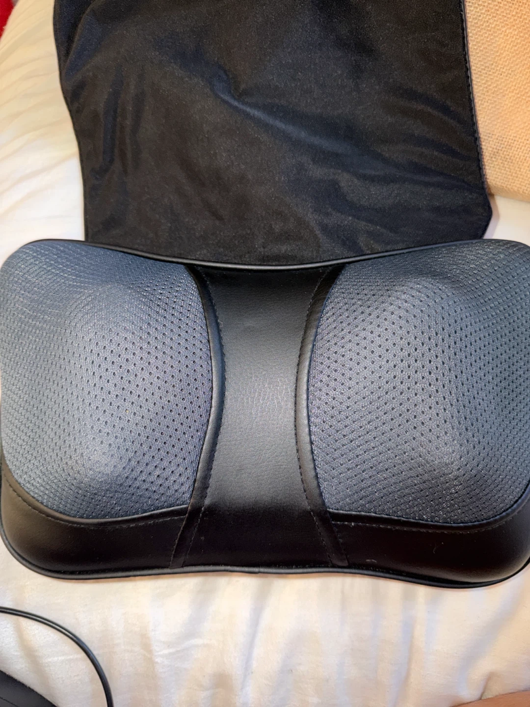 Viktor Jurgen Neck and Back Massager Pillow - photo 2