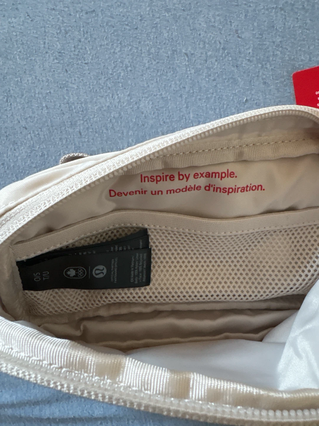 Lululemon Belt Bag - Team Canada Colletction - photo 3